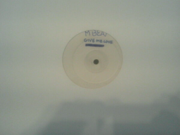 M Beat-Give Me Love-12 RENK T 16